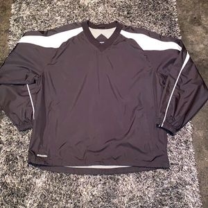 Men’s Holloway V-neck lined pull over